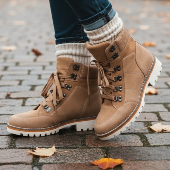 GIFT READY Taupe Suede Hiker Combat Boot Lug Sole Size US 10 - Picture 1 of 8